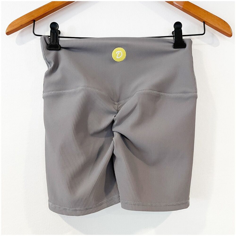 Dolphfit Grey Ribbed Shorts Medium Bike Short Scrunch Active Athletic Workout